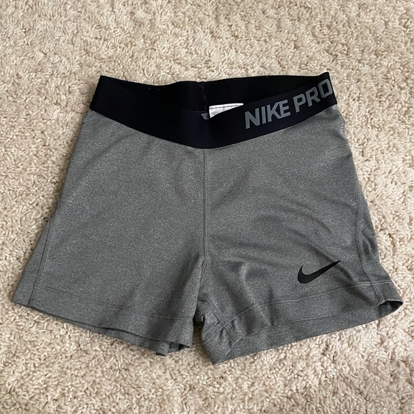 Nike Pros - Picture 4 of 5